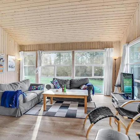 Vakantiehuis Gorgeous Home In Hojby With Sauna
