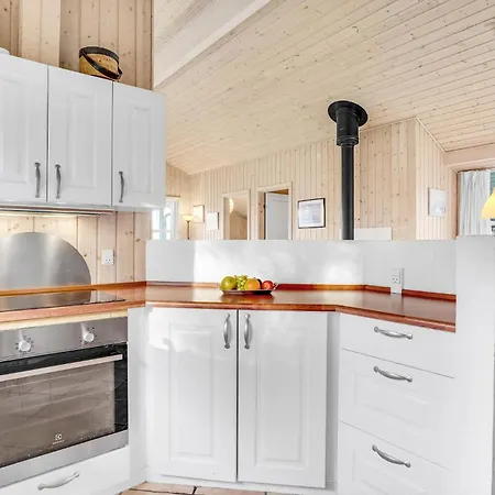Gorgeous Home In Hojby With Sauna Højby
