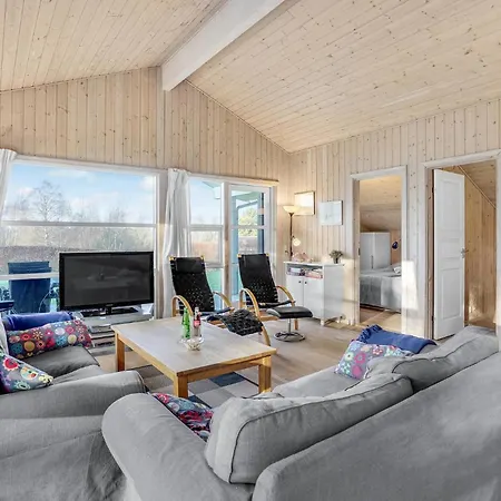 Gorgeous Home In Hojby With Sauna Højby